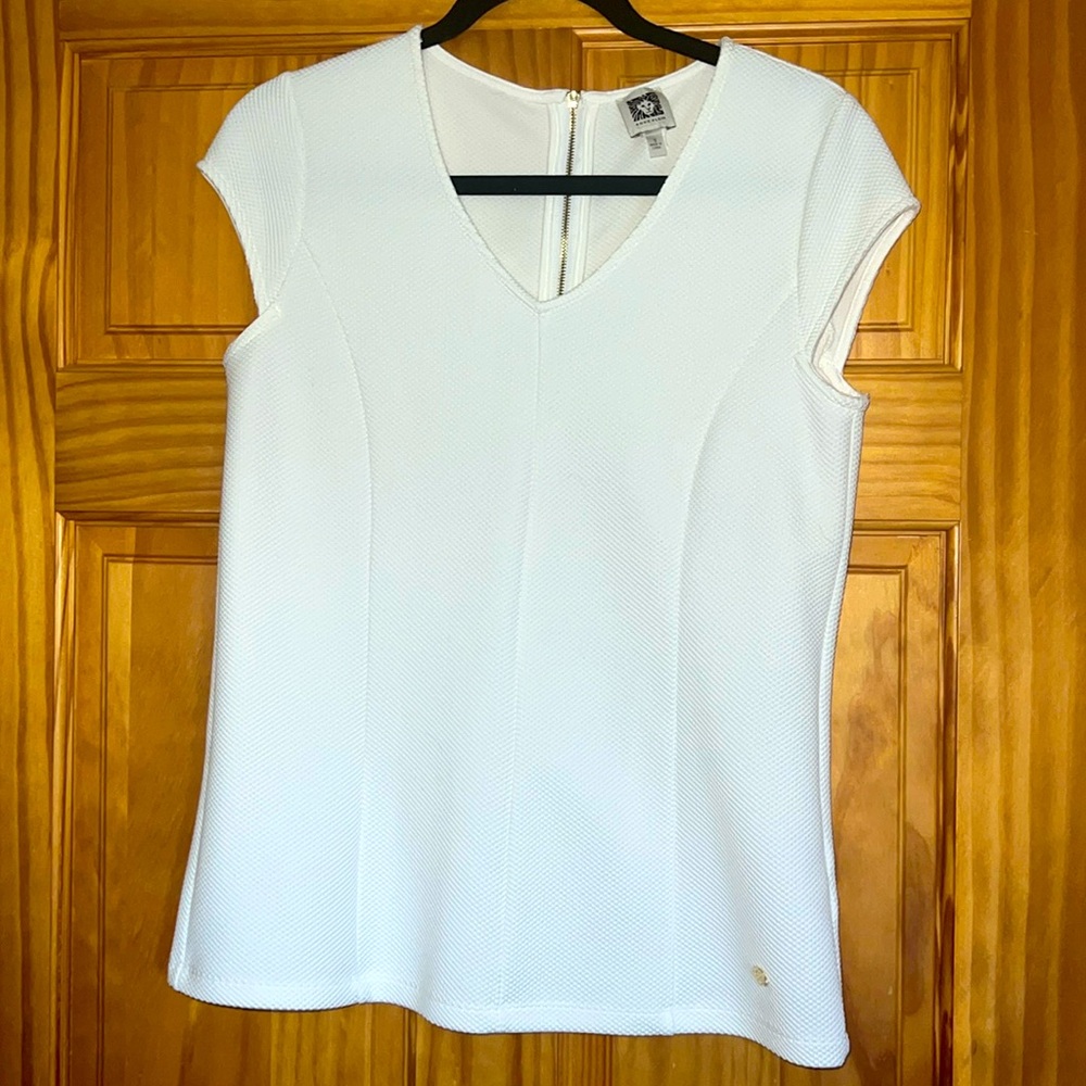 Anne Klein White V-Neck Waffle Textured Top, Gold Back Zipper, [Size S]